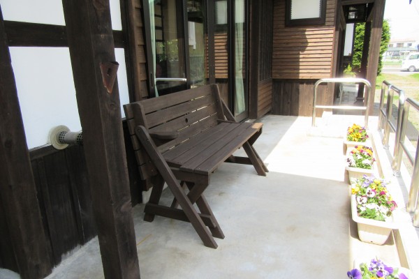 ベンチ用意しました！